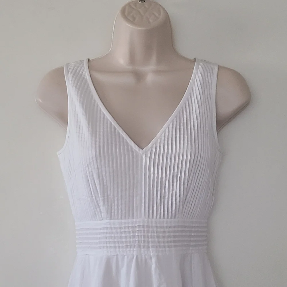 Cotton Sleeveless White Dress - Picture 2 of 7